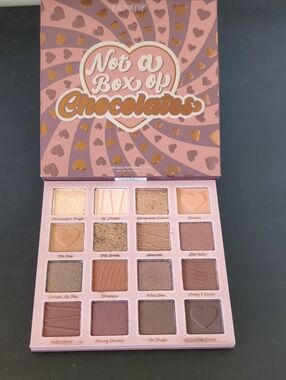 Colourpop eyeshadow palette